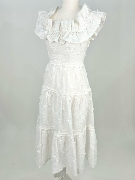 Astr Dresses & Skirts - ASTR The Label White Floral Embroidered Maxi Dress XS Bridal Wedding